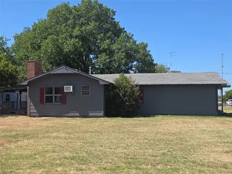 Exterior - 406 5th, Ringling, OK 73456 photo 3 of 9