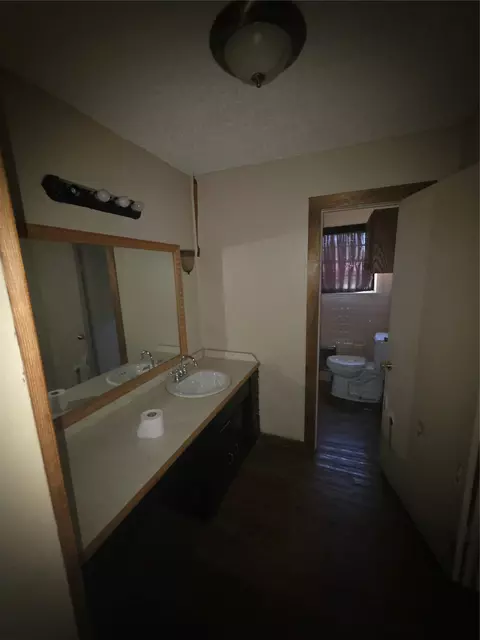 Bath - 406 5th, Ringling, OK 73456 photo 3 of 3