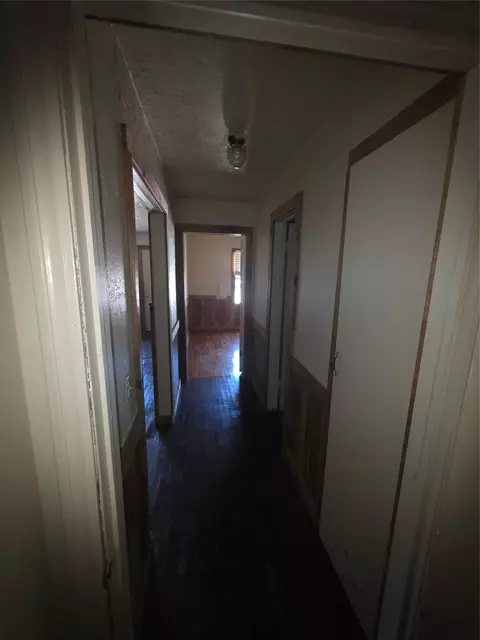 Entry Way - 406 5th, Ringling, OK 73456 photo 3 of 3