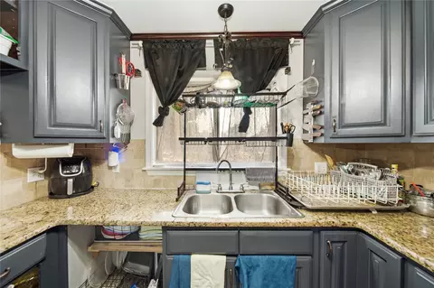 Kitchen - 10949 E 3rd St, Tulsa, OK 74128 photo 4 of 6