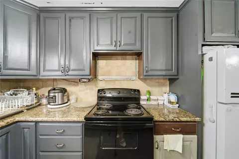 Kitchen - 10949 E 3rd St, Tulsa, OK 74128 photo 5 of 6