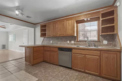 Kitchen - 3408 E 4th Pl, Tulsa, OK 74112 photo 1 of 4