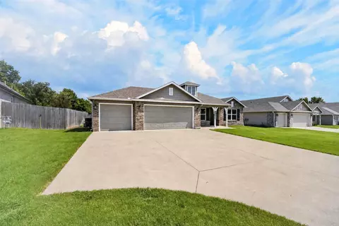 Exterior - 31327 E 64th St S, Broken Arrow, OK 74014 photo 2 of 6