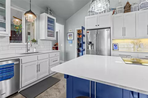 Kitchen - 905 N E St, Eufaula, OK 74432 photo 6 of 6