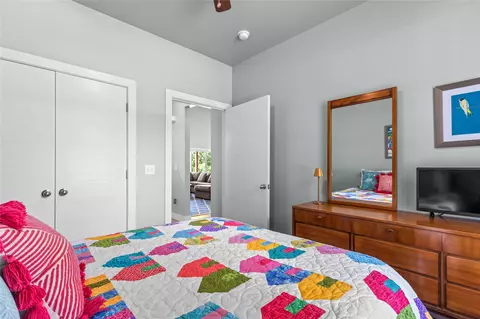 Bedroom - 905 N E St, Eufaula, OK 74432 photo 6 of 10