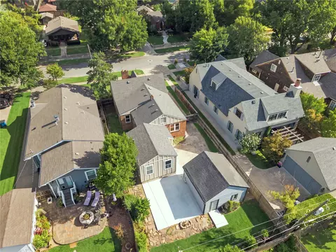 View/Area - 2124 E 19th St, Tulsa, OK 74104 photo 2 of 5