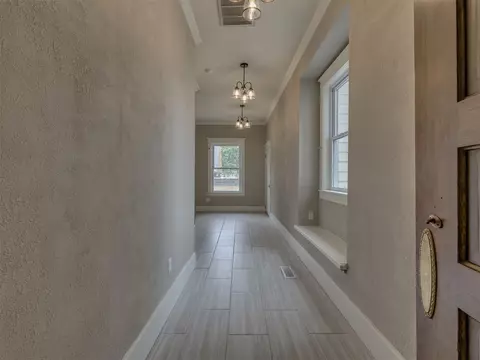 Entry Way - 908 SE 3rd St, Wagoner, OK 74477 photo 5 of 5