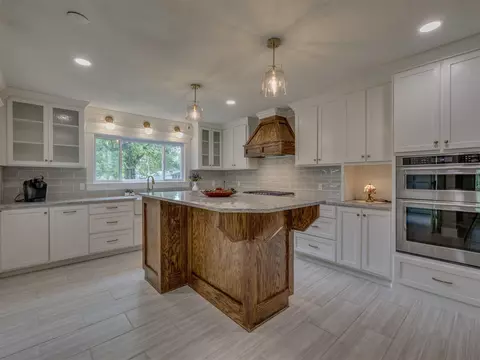 Kitchen - 908 SE 3rd St, Wagoner, OK 74477 photo 2 of 5