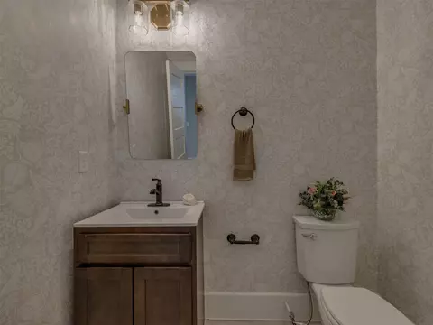 Bath - 908 SE 3rd St, Wagoner, OK 74477 photo 1 of 9