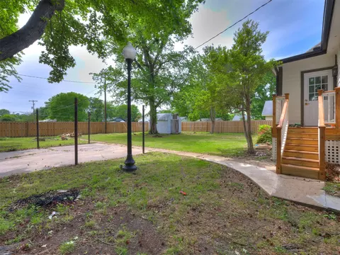 Exterior - 908 SE 3rd St, Wagoner, OK 74477 photo 7 of 11