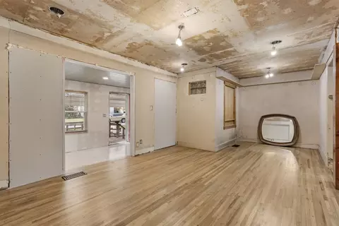 Living - 1349 E 42nd Pl, Tulsa, OK 74105 photo 3 of 3