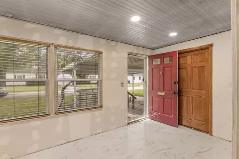 Entry Way - 1349 E 42nd Pl, Tulsa, OK 74105 photo 2 of 8