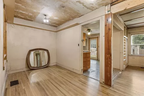 Entry Way - 1349 E 42nd Pl, Tulsa, OK 74105 photo 5 of 8