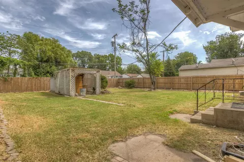 Exterior - 1349 E 42nd Pl, Tulsa, OK 74105 photo 4 of 6