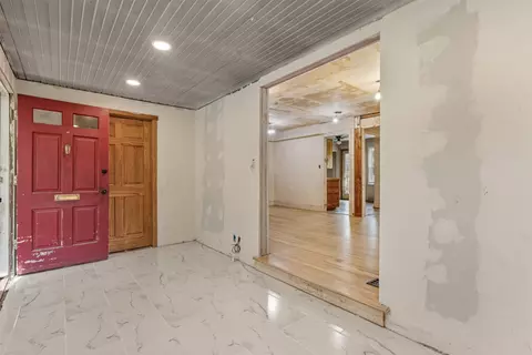 Entry Way - 1349 E 42nd Pl, Tulsa, OK 74105 photo 3 of 8