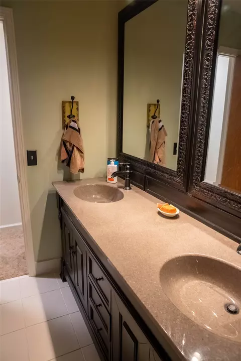Bath - 7345 E 59th Pl, Tulsa, OK 74145 photo 3 of 5
