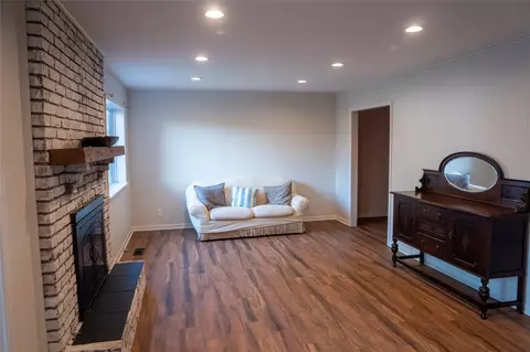 Living - 7345 E 59th Pl, Tulsa, OK 74145 photo 2 of 5