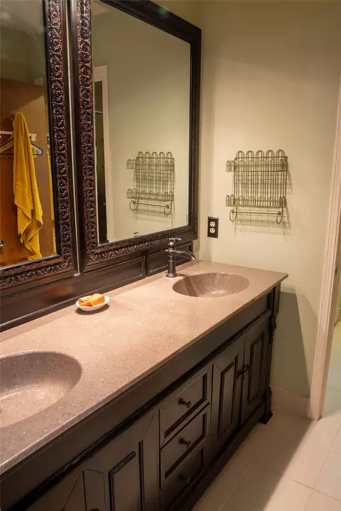 Bath - 7345 E 59th Pl, Tulsa, OK 74145 photo 1 of 5