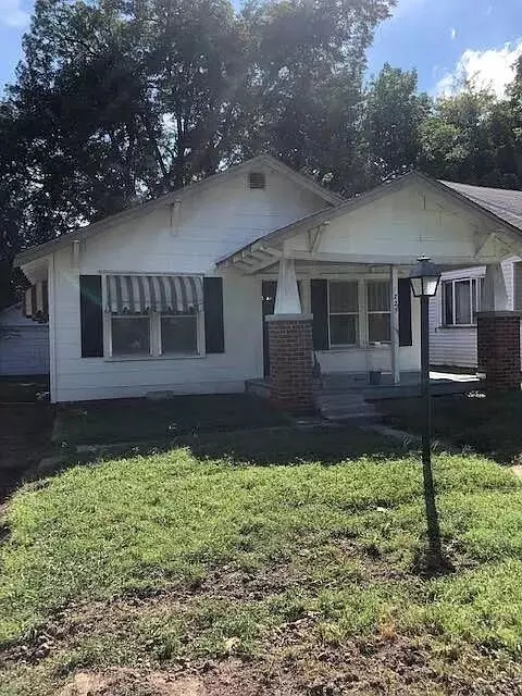 725 Dorchester Ave, Muskogee, OK 74403