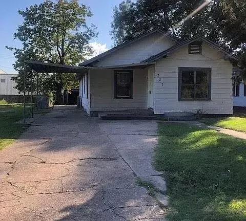 727 Dorchester Ave, Muskogee, OK 74403