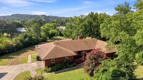 3620 Lakeside Dr, Sapulpa, OK 74066