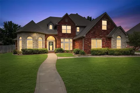 Exterior - 7804 E Dallas St, Broken Arrow, OK 74014 photo 4 of 13