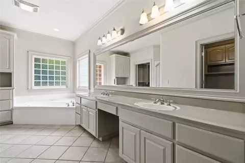 Bath - 7804 E Dallas St, Broken Arrow, OK 74014 photo 2 of 8