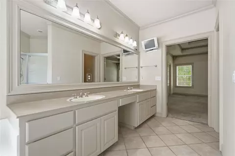 Bath - 7804 E Dallas St, Broken Arrow, OK 74014 photo 3 of 8