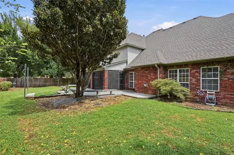 Exterior - 7804 E Dallas St, Broken Arrow, OK 74014 photo 12 of 13
