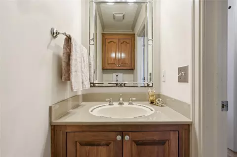 Bath - 7804 E Dallas St, Broken Arrow, OK 74014 photo 1 of 8