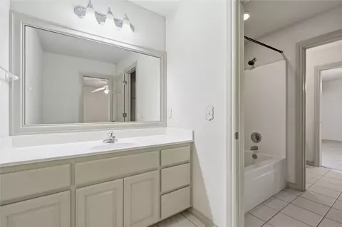 Bath - 7804 E Dallas St, Broken Arrow, OK 74014 photo 6 of 8
