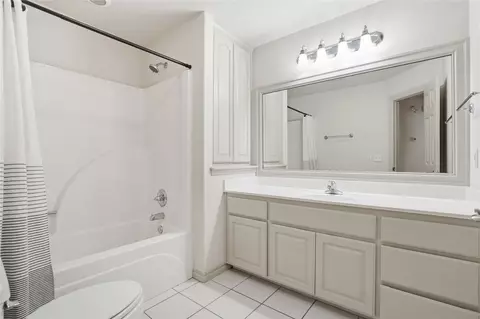 Bath - 7804 E Dallas St, Broken Arrow, OK 74014 photo 5 of 8