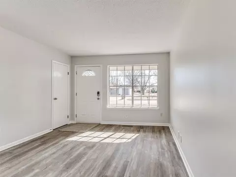 Living - 16519 E 2nd St, Tulsa, OK 74108 photo 3 of 4