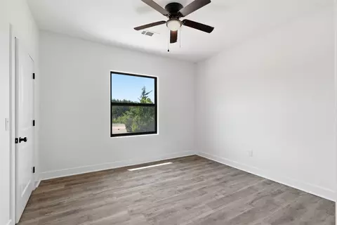 Bedroom - 63 Deerfield, Colbert, OK 74733 photo 2 of 10