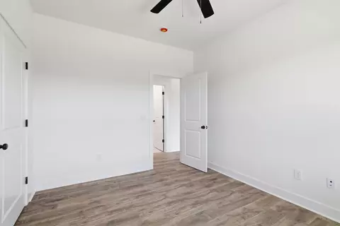 Bedroom - 63 Deerfield, Colbert, OK 74733 photo 7 of 10