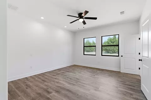Bedroom - 63 Deerfield, Colbert, OK 74733 photo 5 of 10