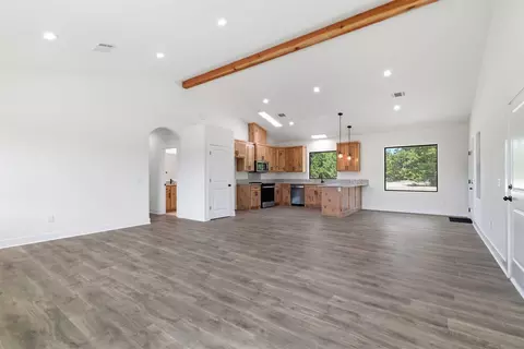 Living - 63 Deerfield, Colbert, OK 74733 photo 3 of 6