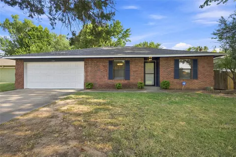 1134 W Austin St, Broken Arrow, OK 74011