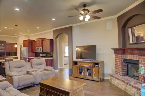 Living - 18318 E 50th St, Tulsa, OK 74134 photo 4 of 5