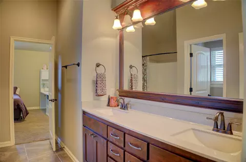 Bath - 18318 E 50th St, Tulsa, OK 74134 photo 6 of 7
