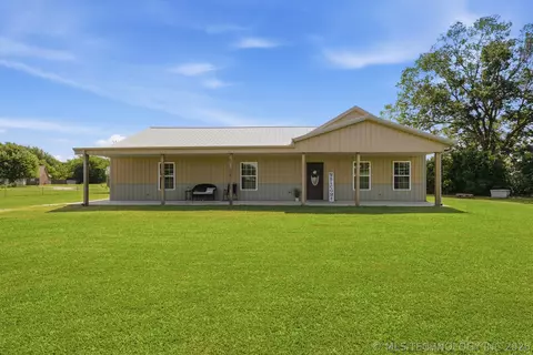 1102 W Main St, Beggs, OK 74421