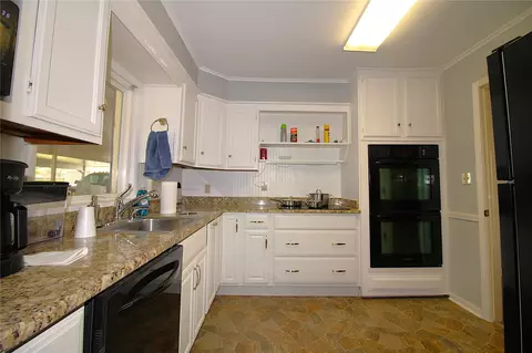 Kitchen - 6510 E 24th St S, Tulsa, OK 74129 photo 1 of 1