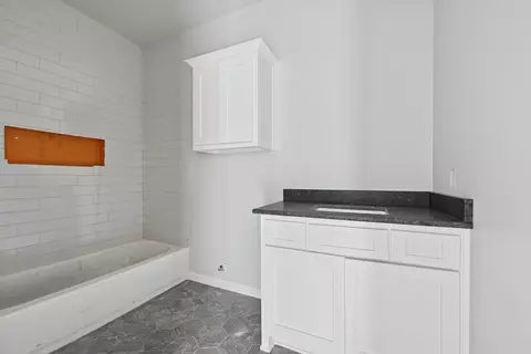Bath - 20932 E 35th Pl S, Broken Arrow, OK 74014 photo 3 of 3