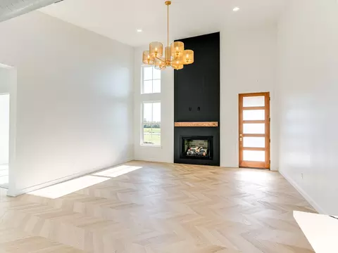 Living - 17488 County Road 3540, Ada, OK 74820 photo 2 of 5