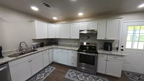 Kitchen - 174 Hummingbird Cir, Colbert, OK 74733 photo 1 of 2