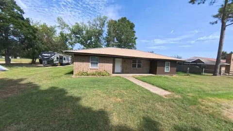 Exterior - 174 Hummingbird Cir, Colbert, OK 74733 photo 2 of 9