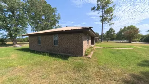Exterior - 174 Hummingbird Cir, Colbert, OK 74733 photo 4 of 9