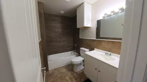 Bath - 174 Hummingbird Cir, Colbert, OK 74733 photo 3 of 4