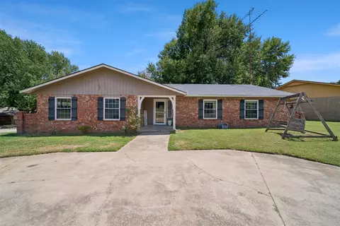 412 Beaumont Ct, Cleveland, OK 74020