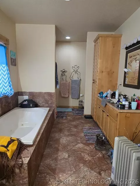 Bath - 1 4300 Rd, Pawnee, OK 74058 photo 1 of 2